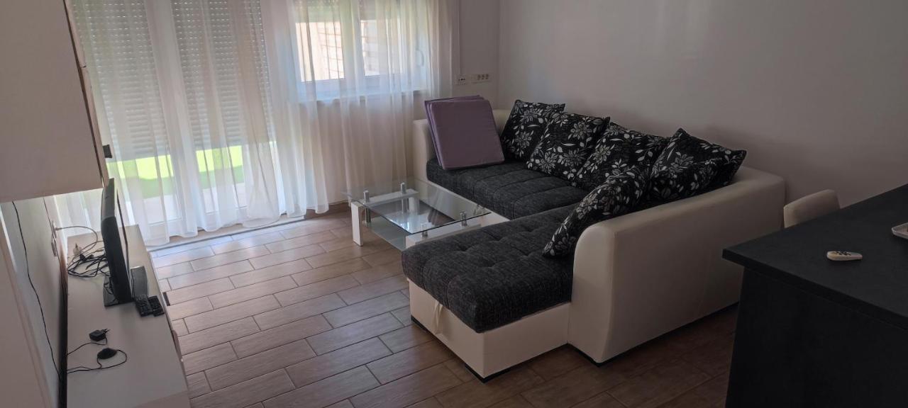 Apartments Rtina Benici Bagian luar foto