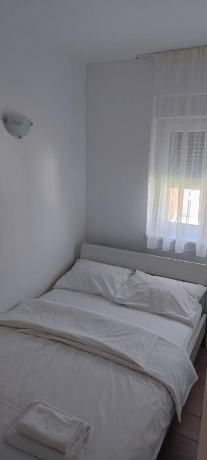 Apartments Rtina Benici Bagian luar foto